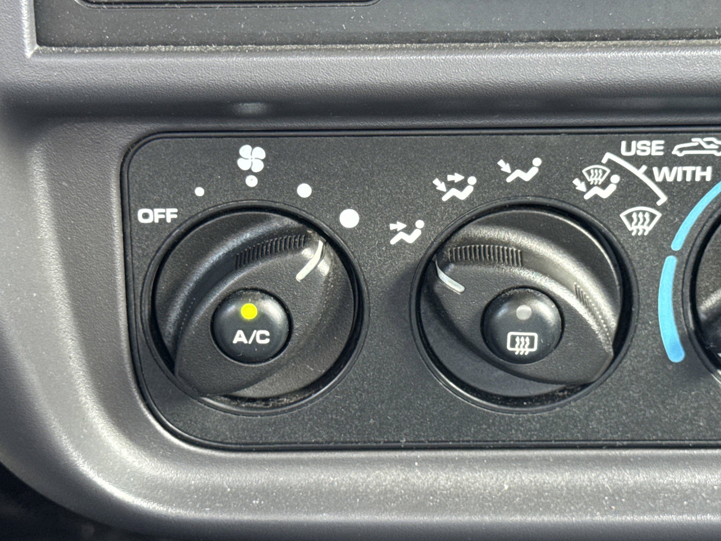 Used 2002 Chrysler Prowler image 72