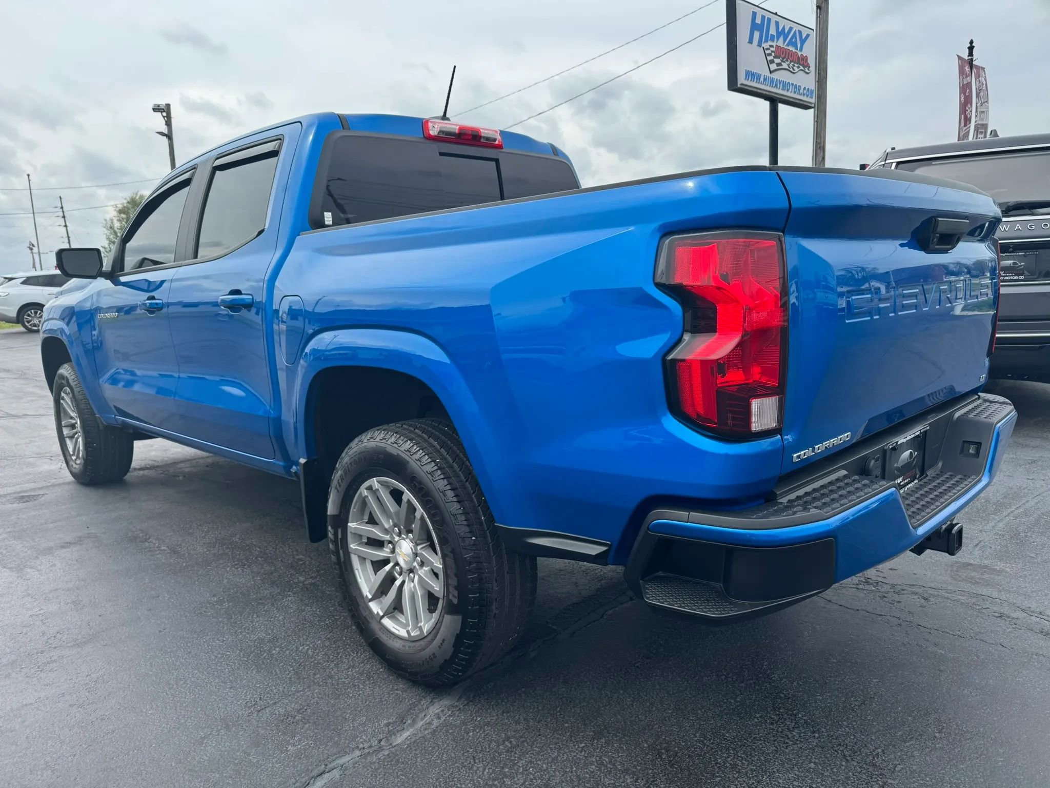Used 2024 Chevrolet Colorado LT w/ LT Convenience Package image 12