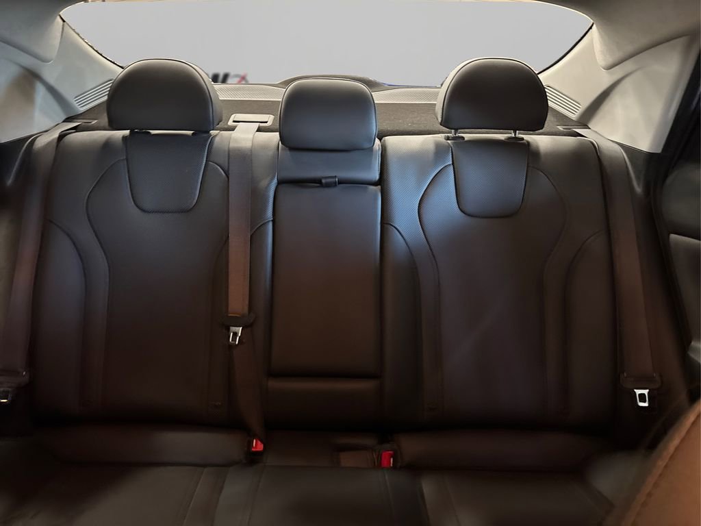 Used 2021 Hyundai Elantra Limited image 17