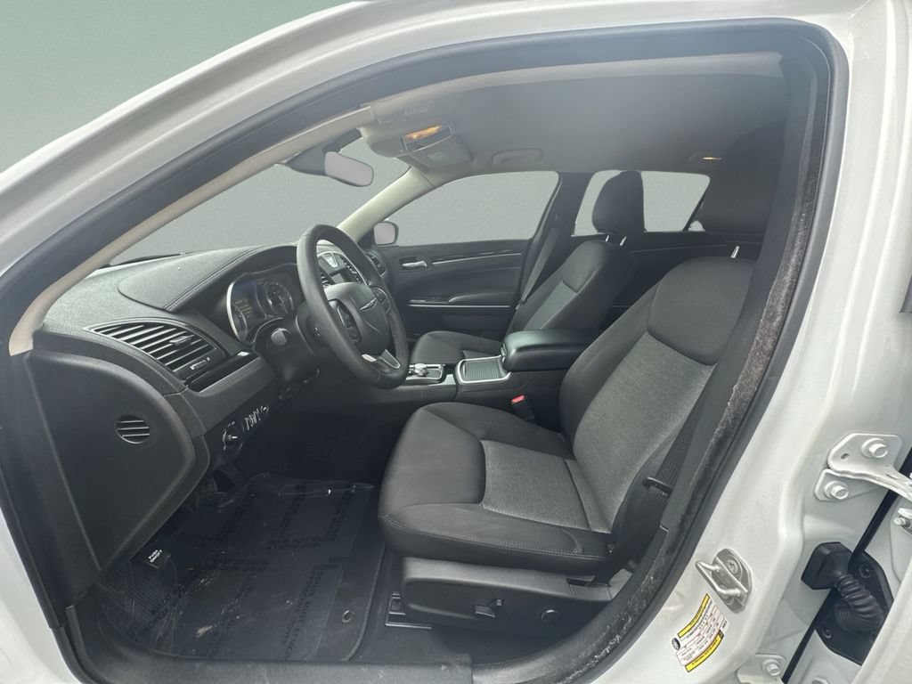 Certified 2023 Chrysler 300 Touring w/ Sport Appearance Package RWD image 18