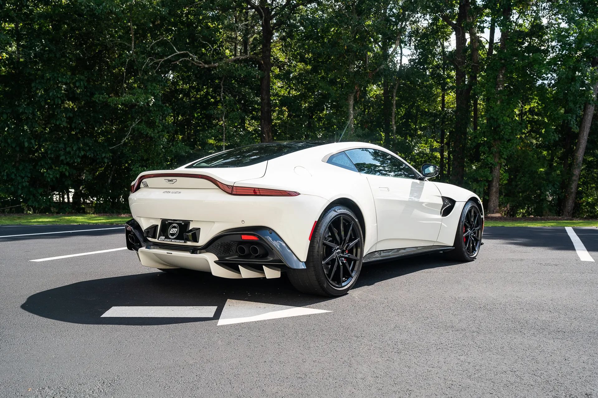 Used 2019 Aston Martin V8 Vantage Coupe RWD image 11