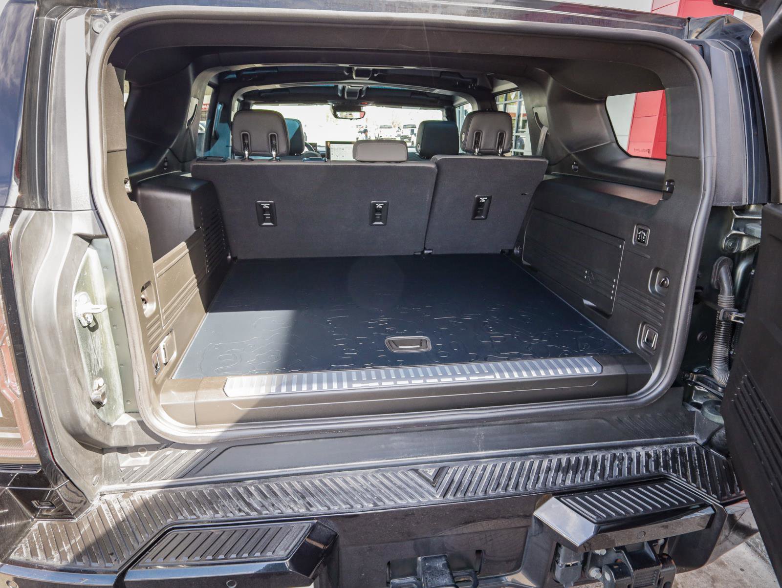 Used 2024 GMC Hummer EV 3X image 32