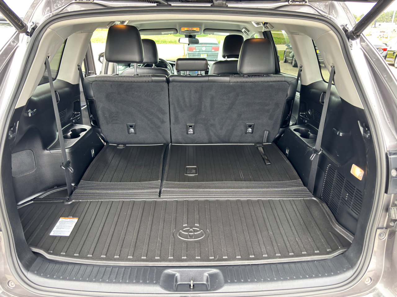 Used 2017 Toyota Highlander Plus image 24