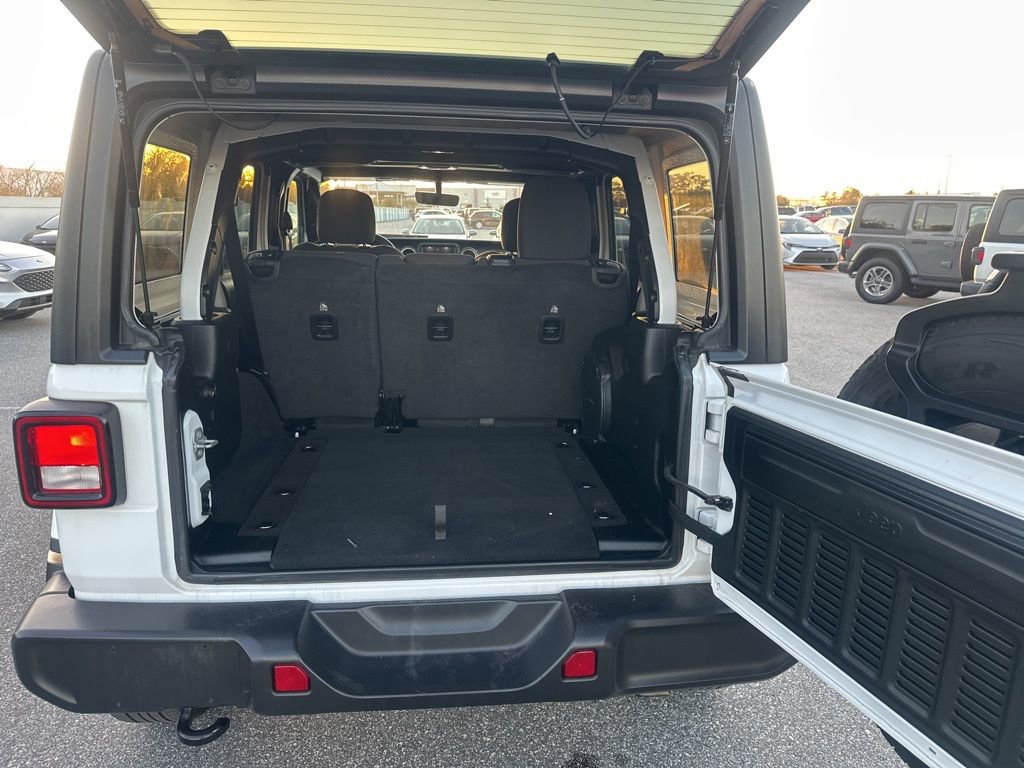 Used 2023 Jeep Wrangler Sahara image 10