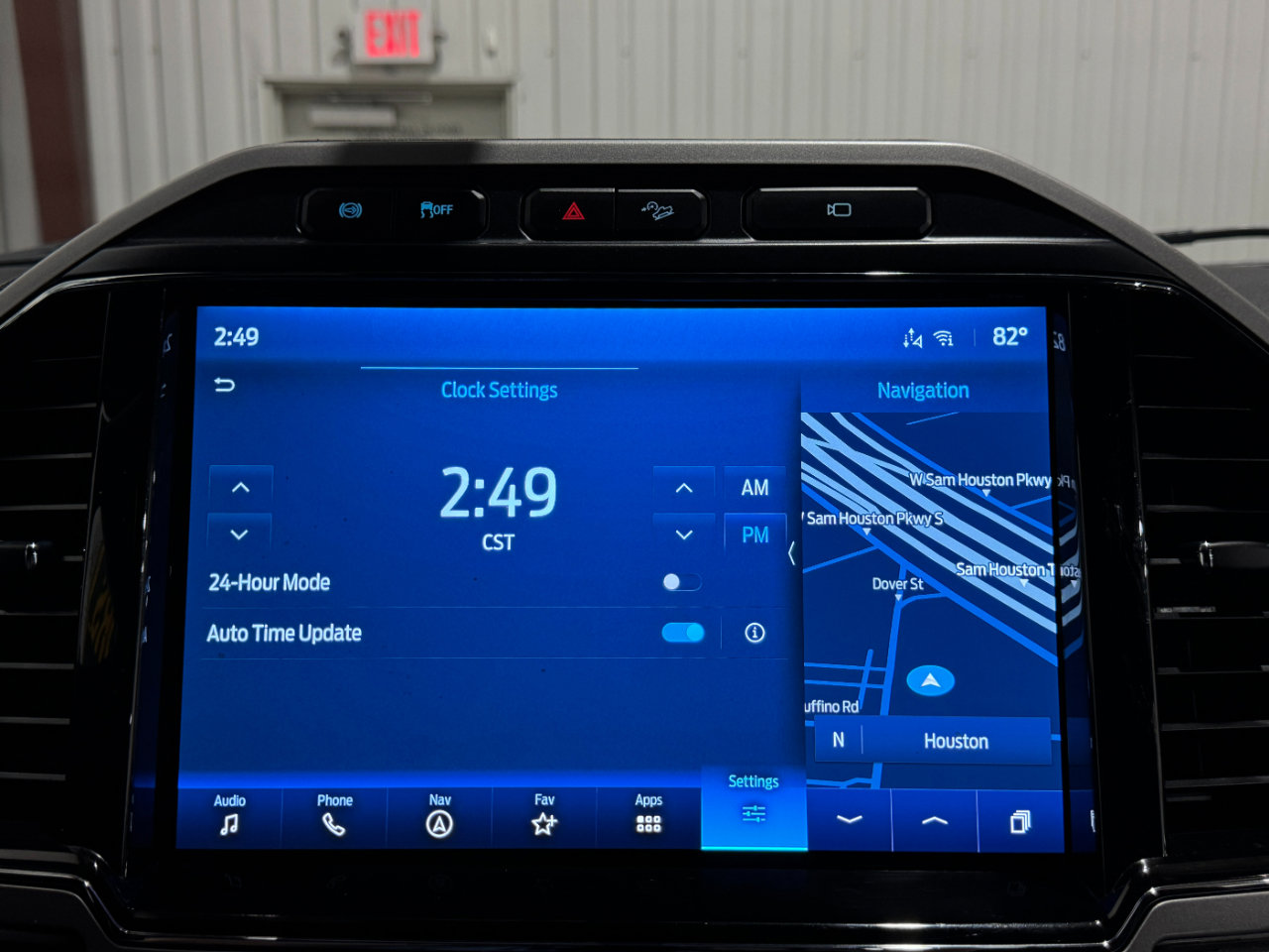 Used 2022 Ford F250 Lariat w/ Chrome Package image 46