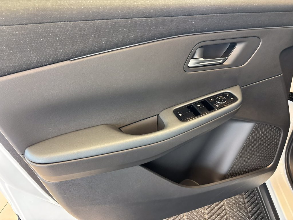 New 2026 Nissan Leaf SV+ w/ Floor Mat Package (SV+) FWD image 12