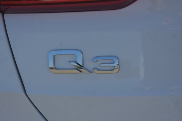 Used 2024 Audi Q3 2.0T Premium Plus image 7