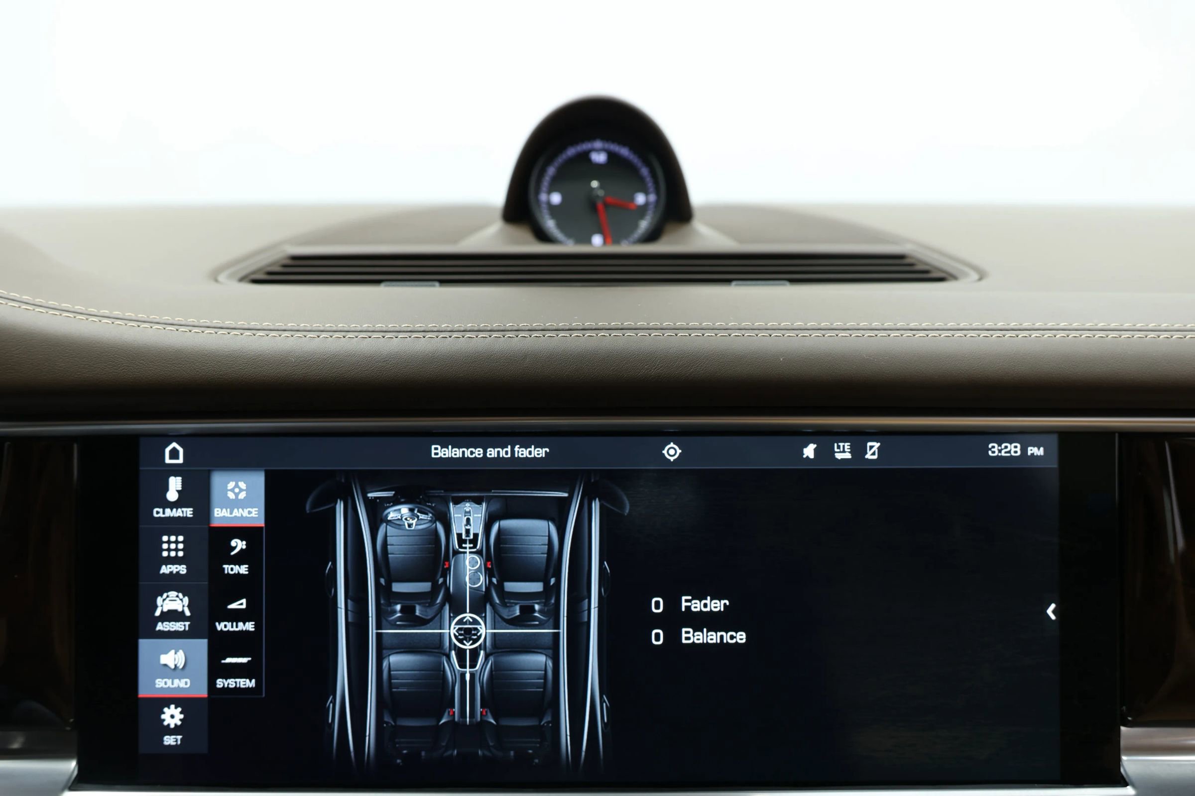 Used 2018 Porsche Panamera 4 Executive w/ Dark Walnut Interior Package image 41