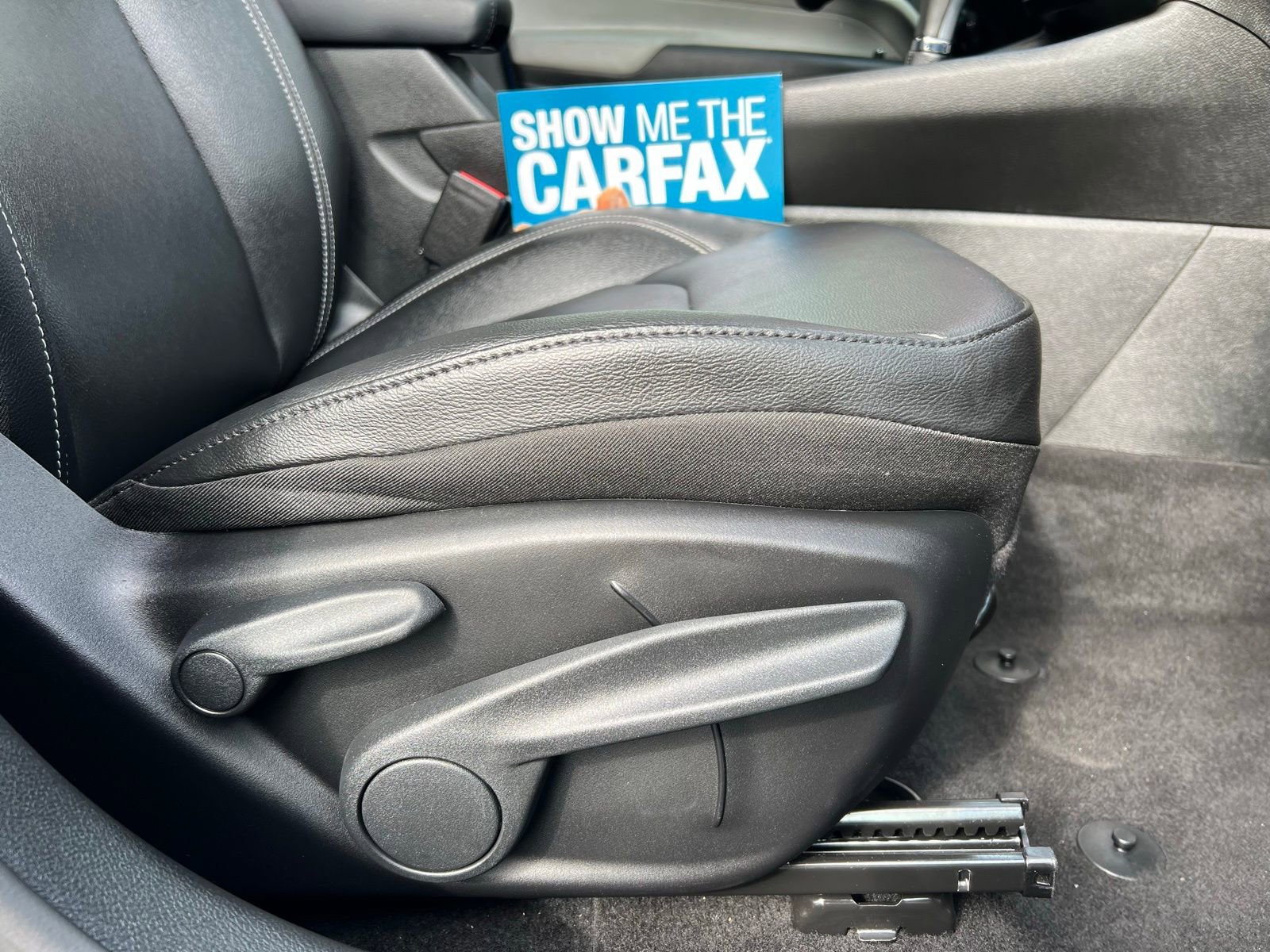 Used 2025 Jeep Compass Limited image 51