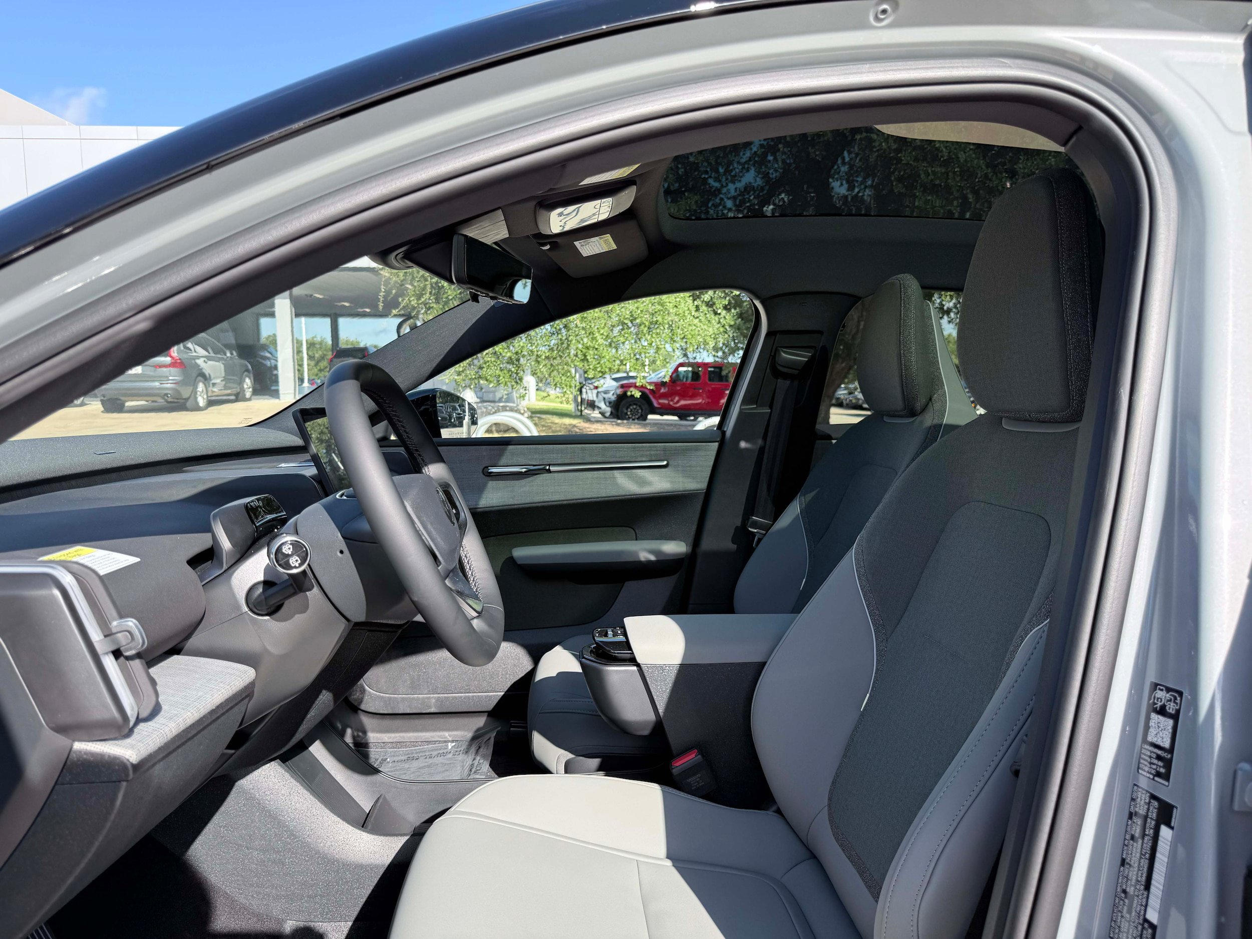 New 2026 Volvo EX30 Plus w/ Protection Package Premier AWD/4WD image 11