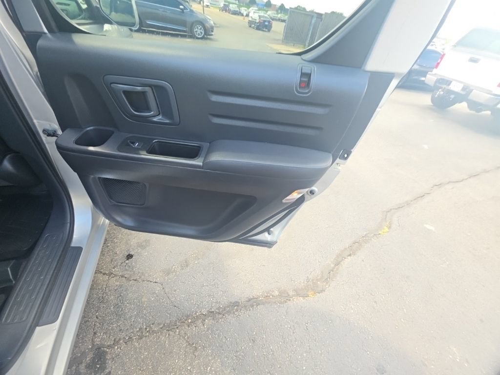Used 2014 Honda Ridgeline SE image 32