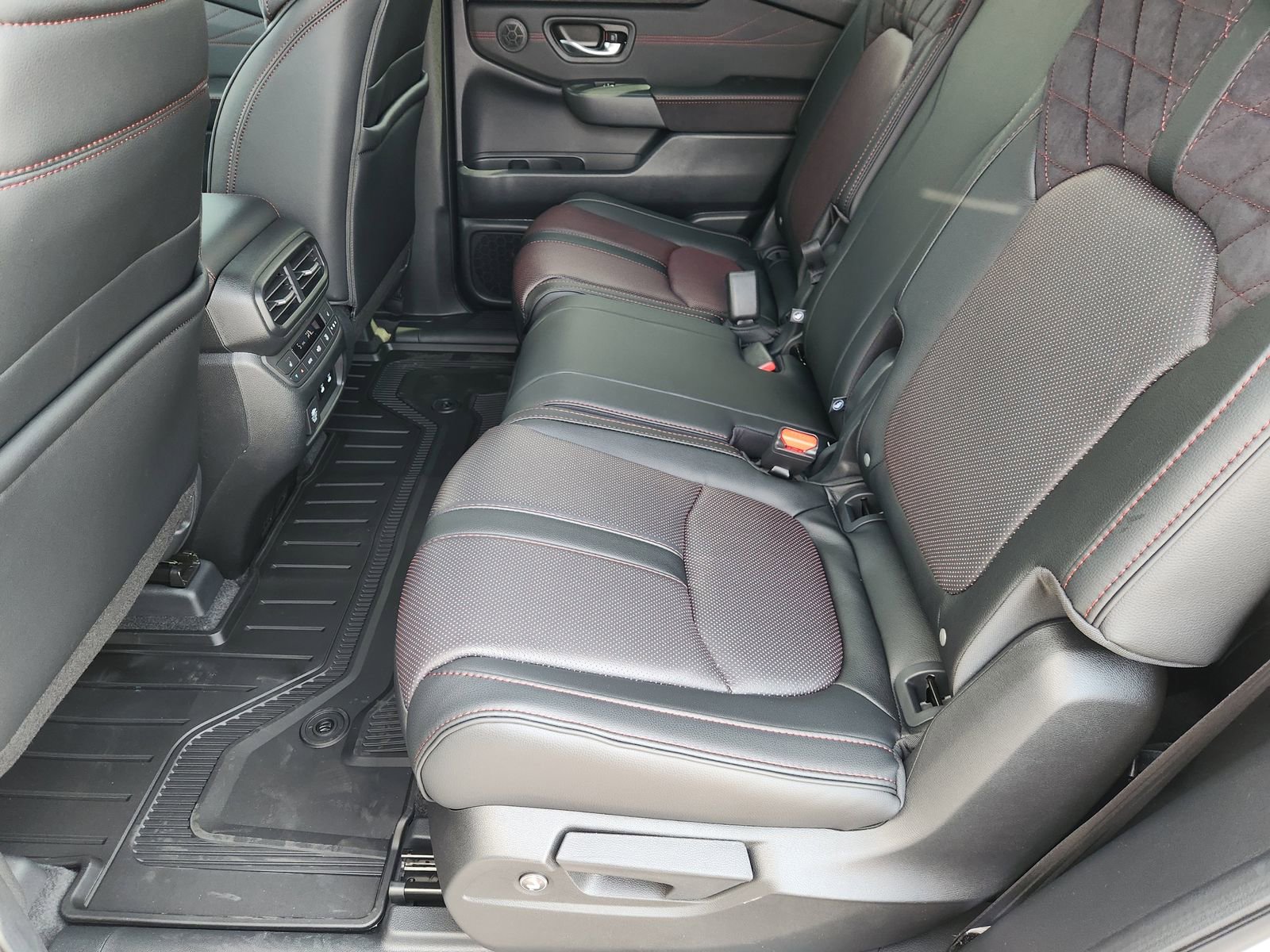 New 2026 Honda Pilot Black Edition image 33