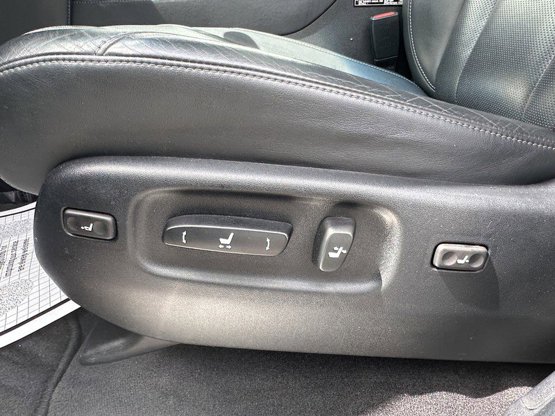 Used 2019 Lexus LX 570 4WD w/ Luxury Package image 11