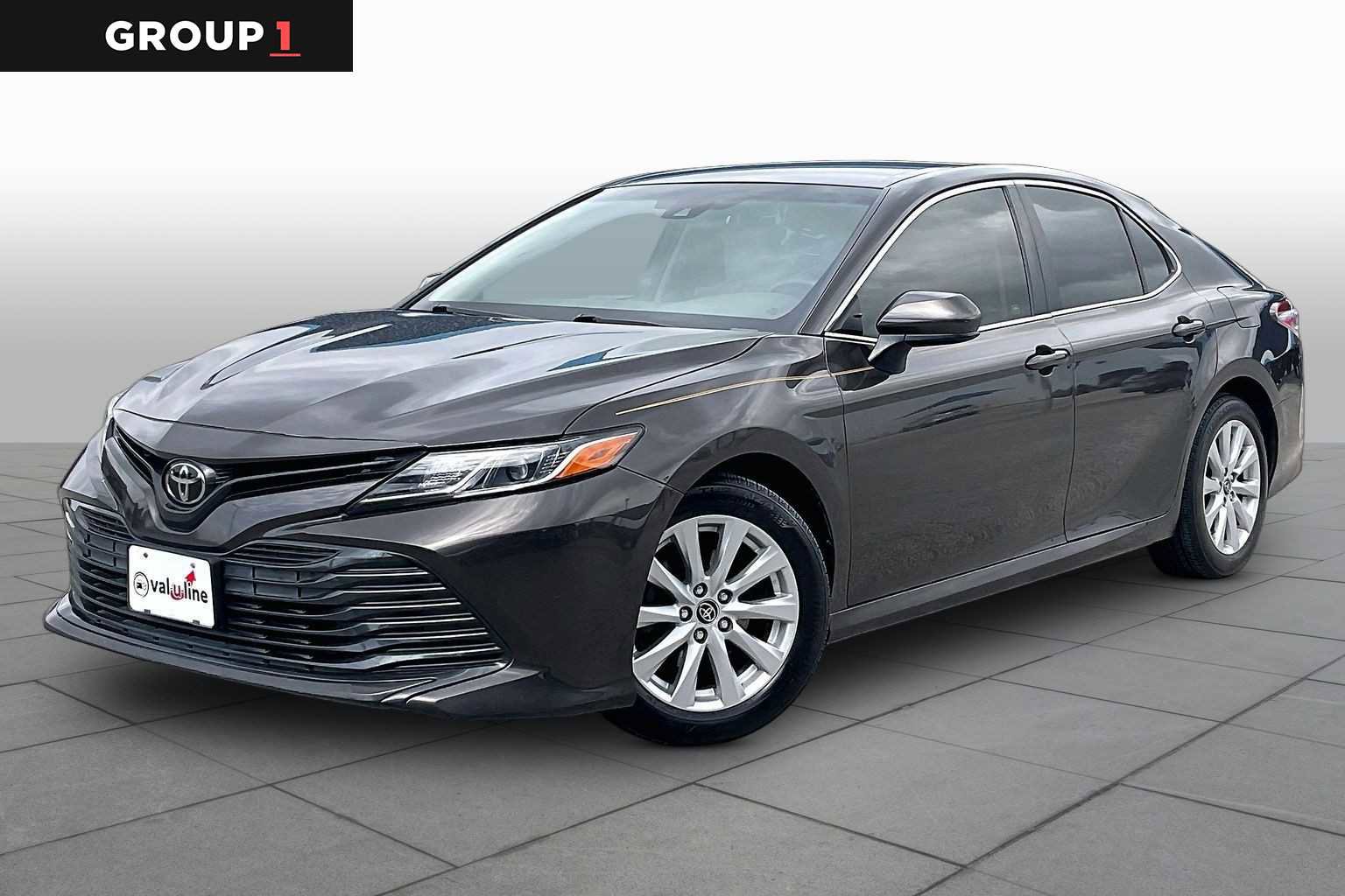 Used 2018 Toyota Camry LE FWD image 1