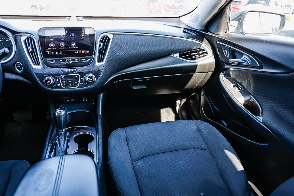 Used 2020 Chevrolet Malibu LT FWD image 28