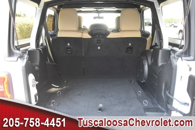 Used 2018 Jeep Wrangler Unlimited Sahara AWD/4WD image 9
