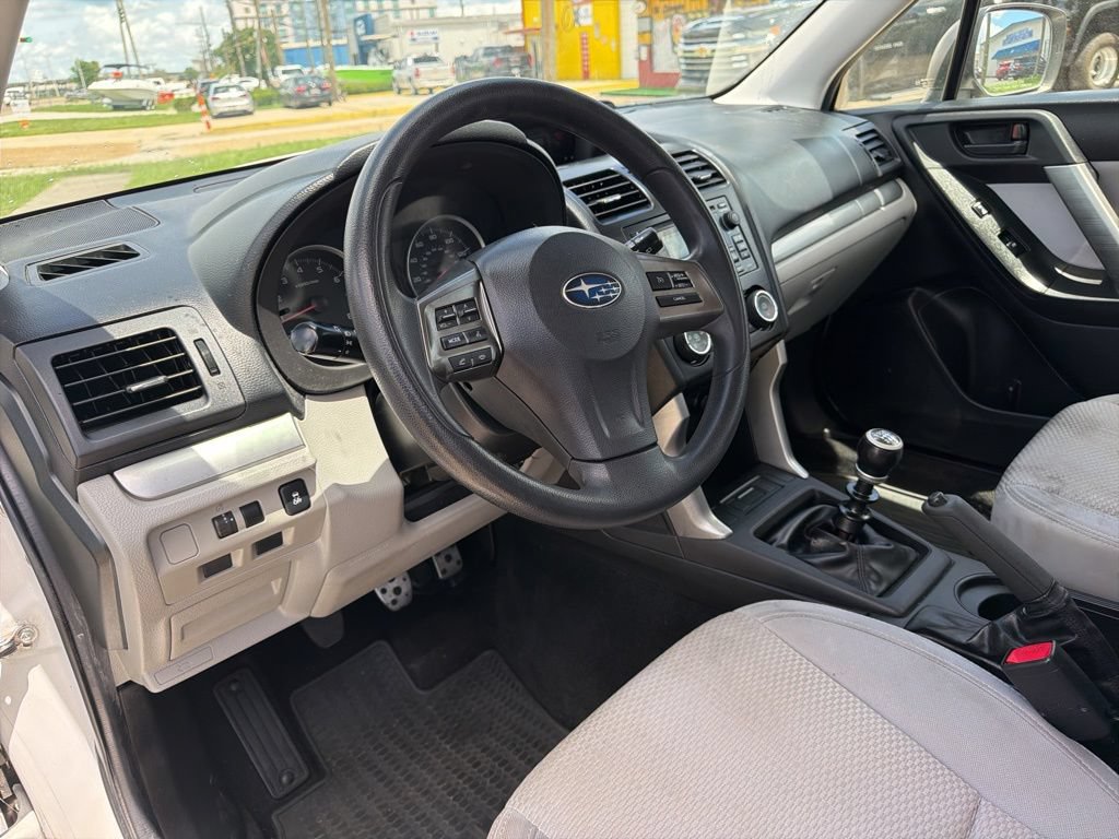 Used 2014 Subaru Forester 2.5i AWD/4WD image 8