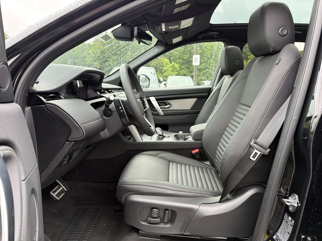 New 2026 Land Rover Discovery Sport Landmark AWD/4WD image 3