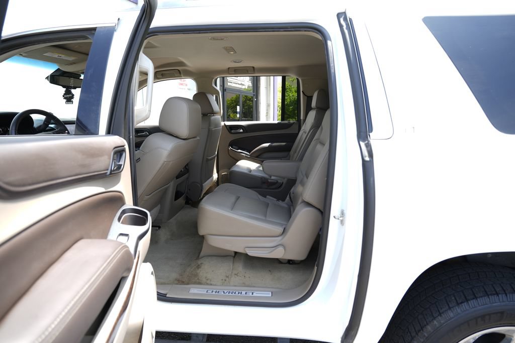 Used 2018 Chevrolet Suburban LT w/ LT Signature Package RWD image 28