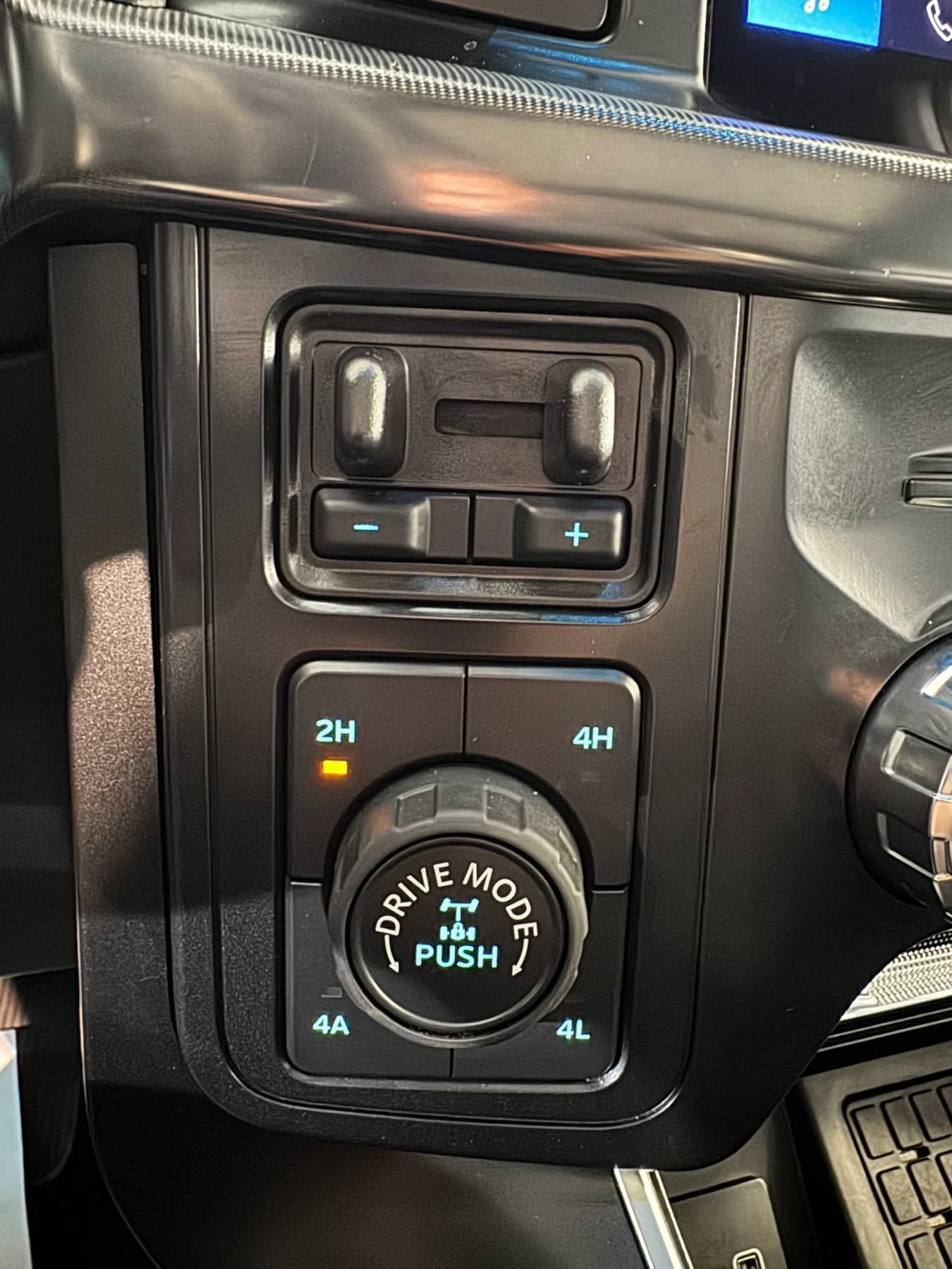 Used 2025 Ford F150 Raptor AWD/4WD image 45