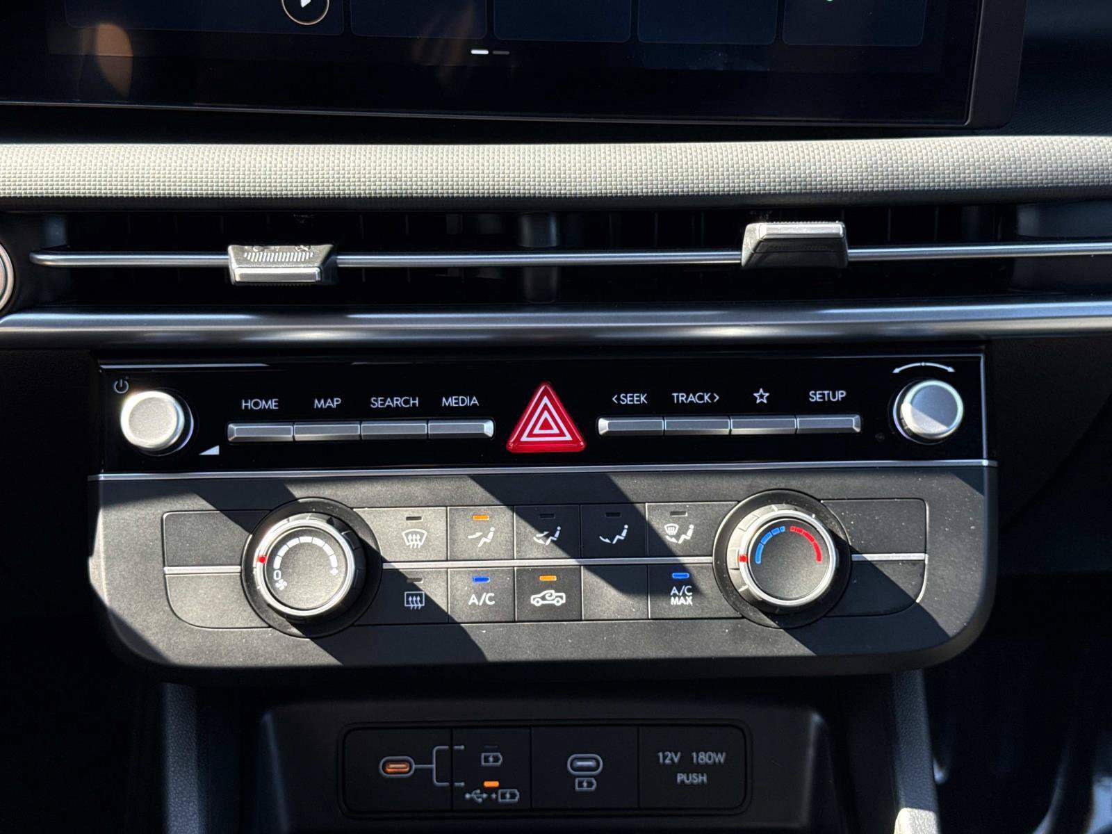 Certified 2025 Hyundai Santa Cruz SE AWD/4WD image 6