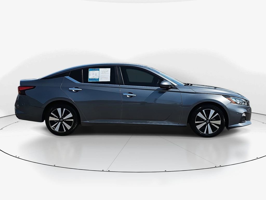 Used 2022 Nissan Altima 2.5 SV w/ SV Premium Package image 4