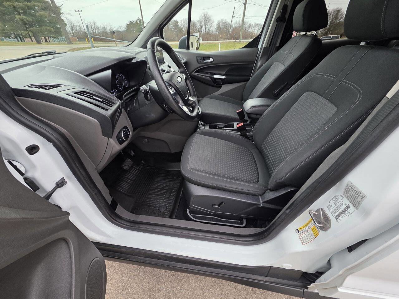 Used 2020 Ford Transit Connect XLT image 9