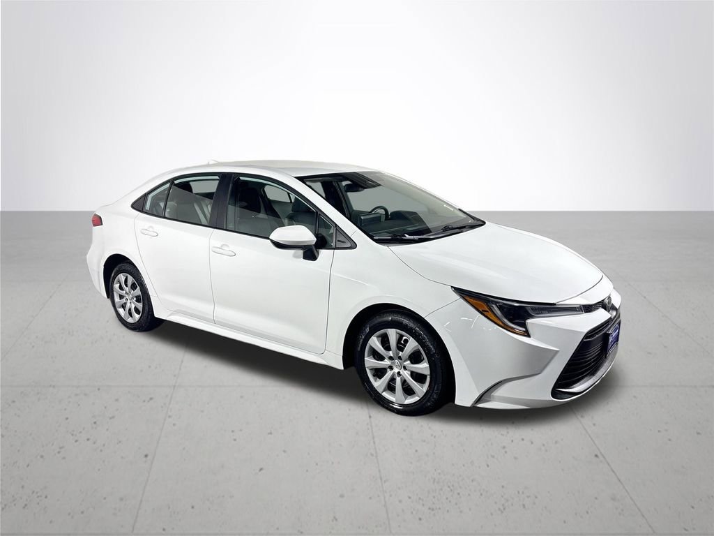 Used 2023 Toyota Corolla LE image 4