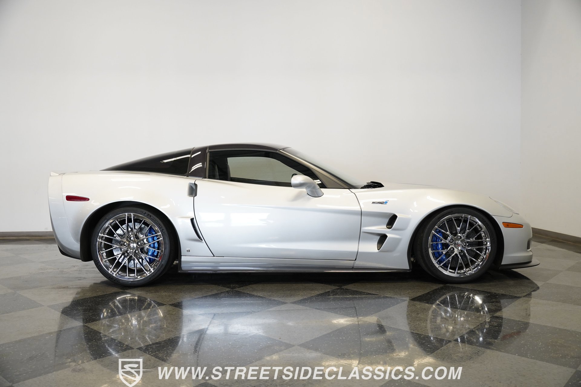 Used 2009 Chevrolet Corvette ZR1 w/ Preferred Equipment Group image 17