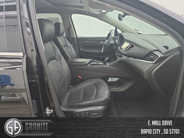 Used 2020 Buick Enclave Avenir w/ Avenir Technology Package image 40