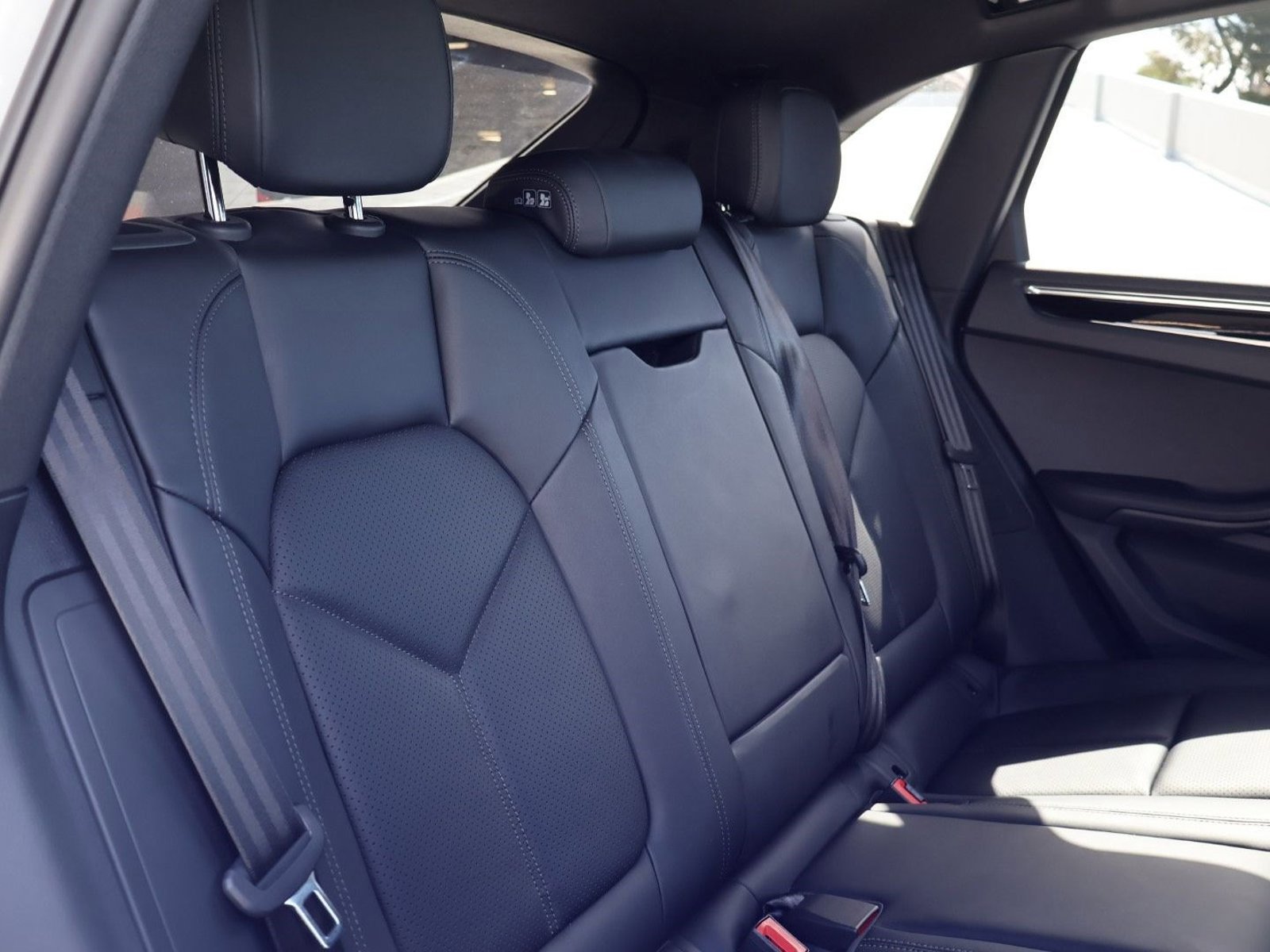 Certified 2025 Porsche Macan image 23