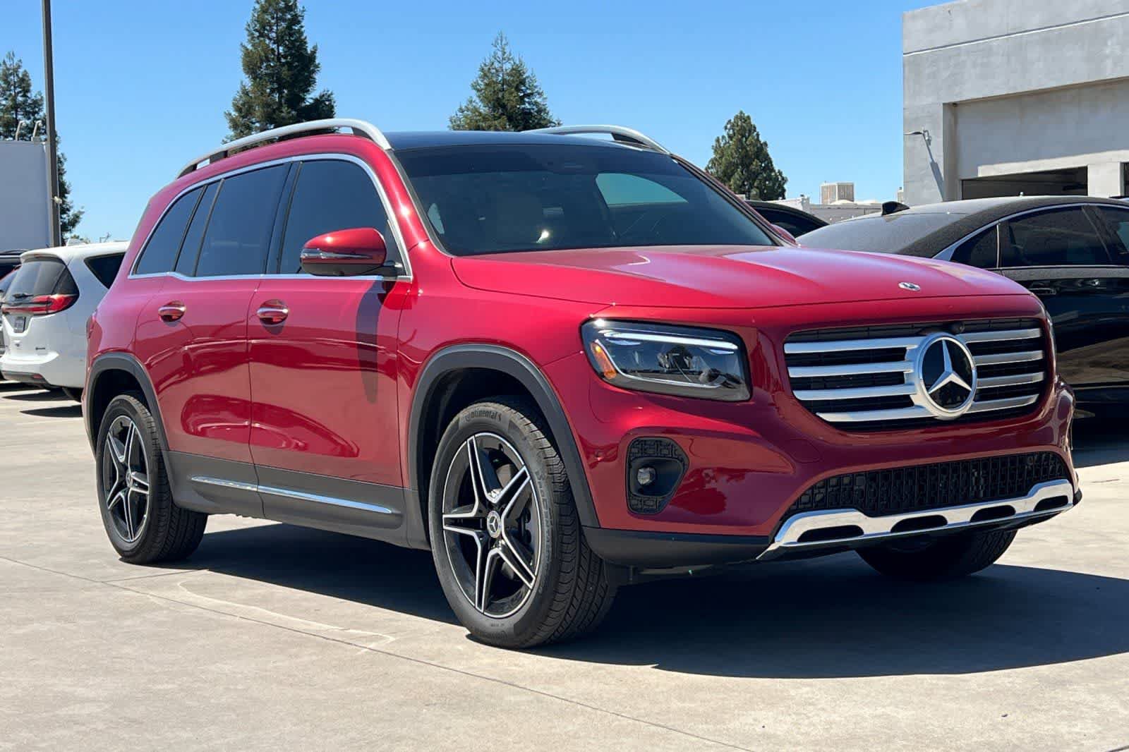 Used 2026 Mercedes-Benz GLB 250 4MATIC image 10