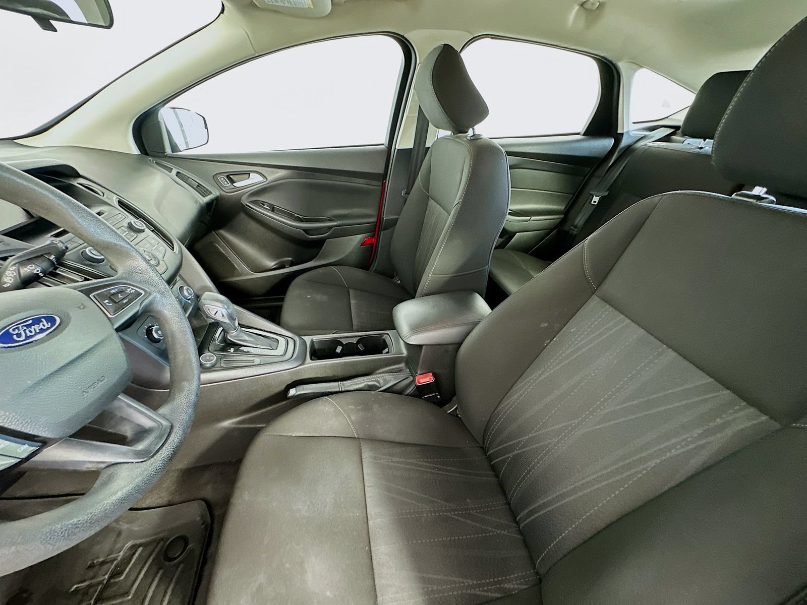 Used 2017 Ford Focus SE FWD image 19