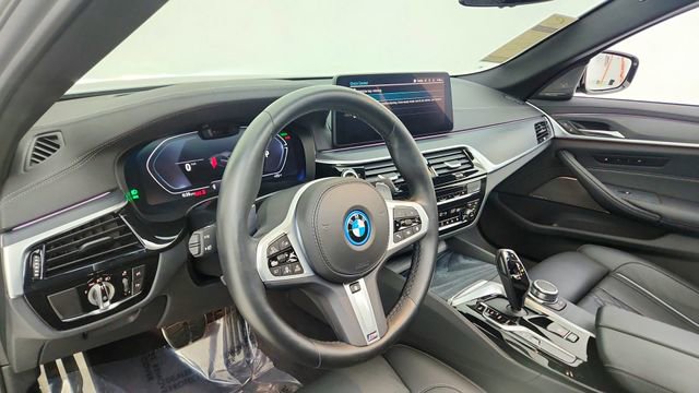 Used 2022 BMW 530e xDrive 530e iPerformance w/ Executive Package image 20