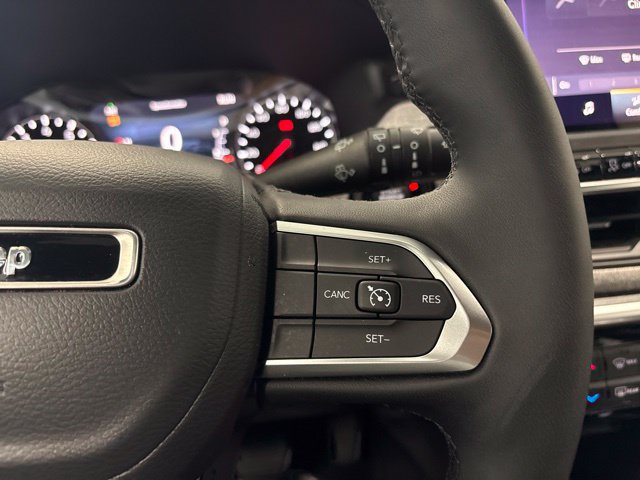 Used 2024 Jeep Compass Latitude AWD/4WD image 30
