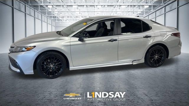 Used 2021 Toyota Camry SE w/ Convenience Package FWD image 6