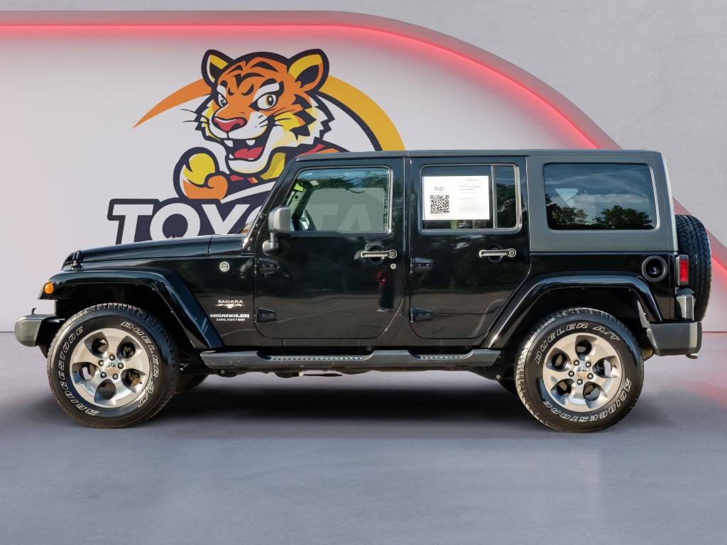 Used 2017 Jeep Wrangler Unlimited Sahara w/ Connectivity Group AWD/4WD image 8
