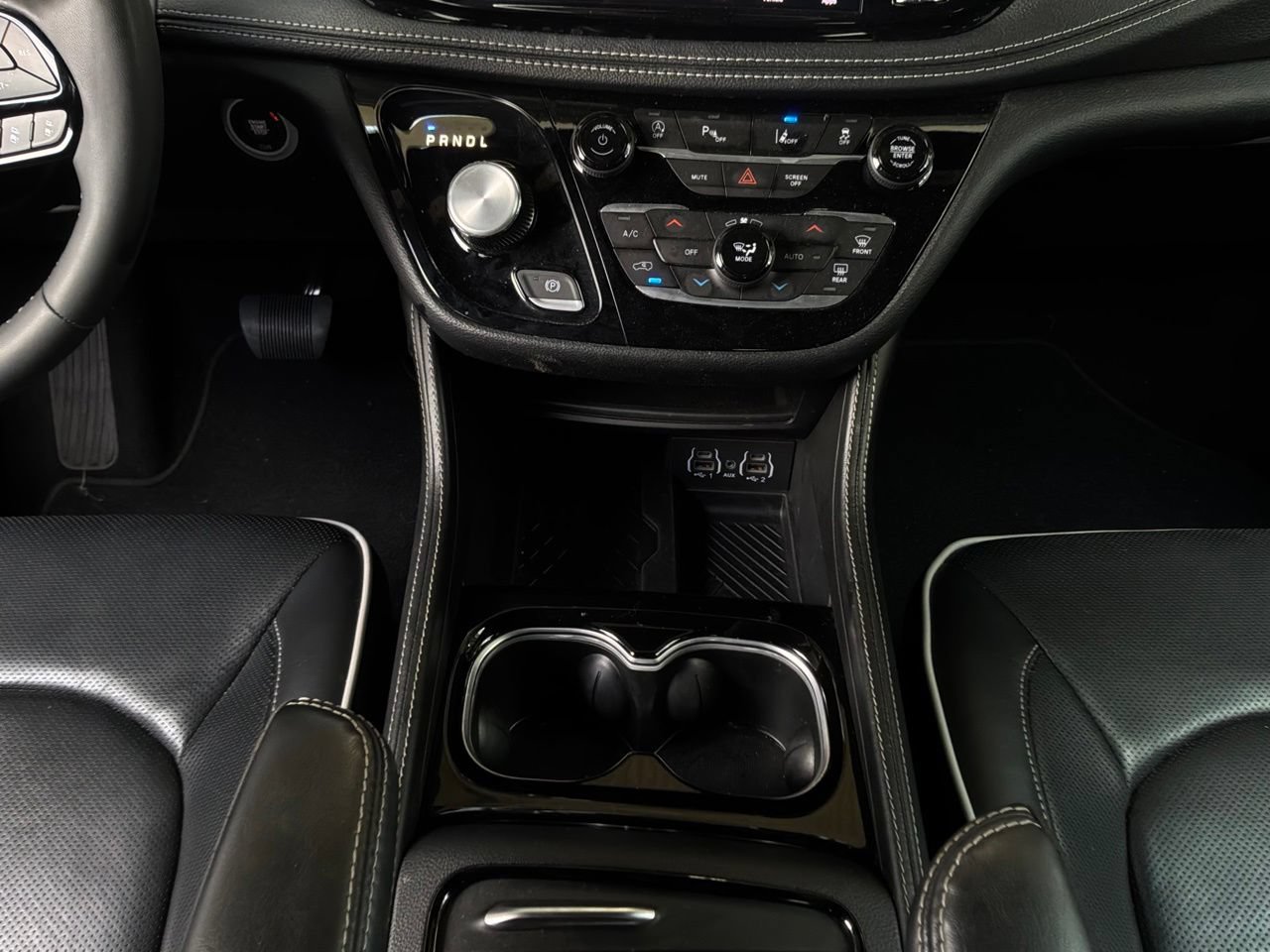 Used 2025 Chrysler Pacifica Limited FWD image 20