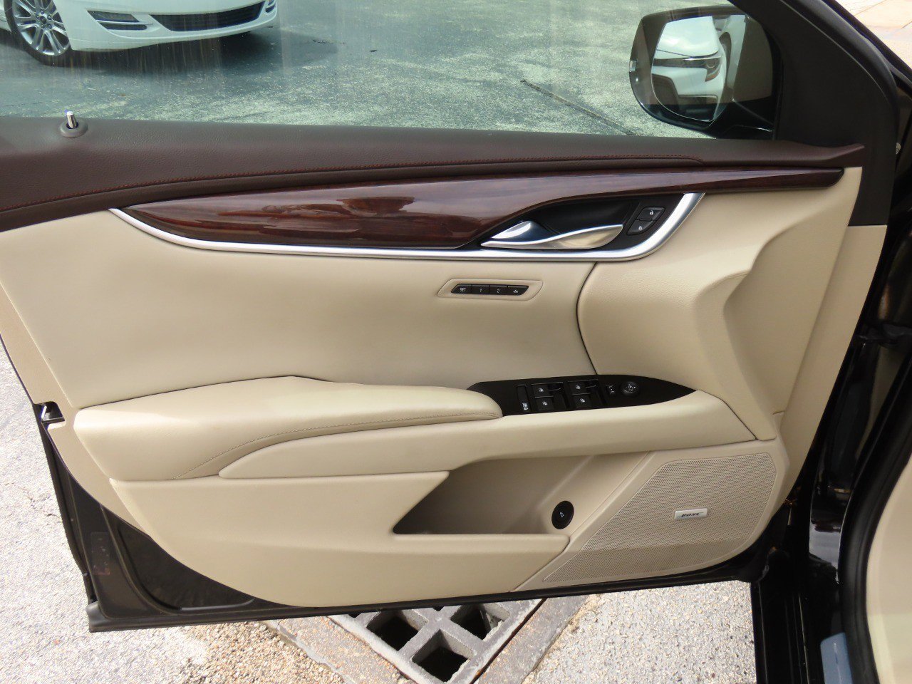 Used 2015 Cadillac XTS Luxury AWD/4WD image 24