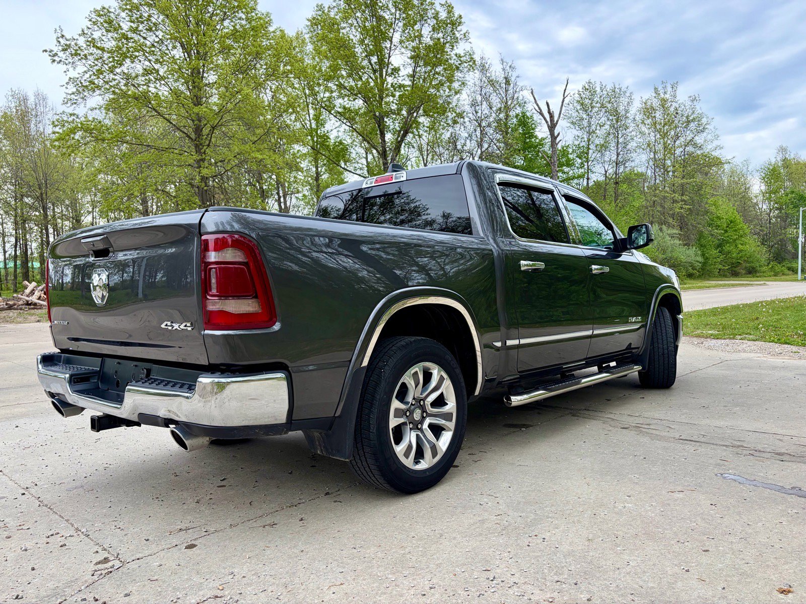 Used 2024 RAM 1500 Limited image 10