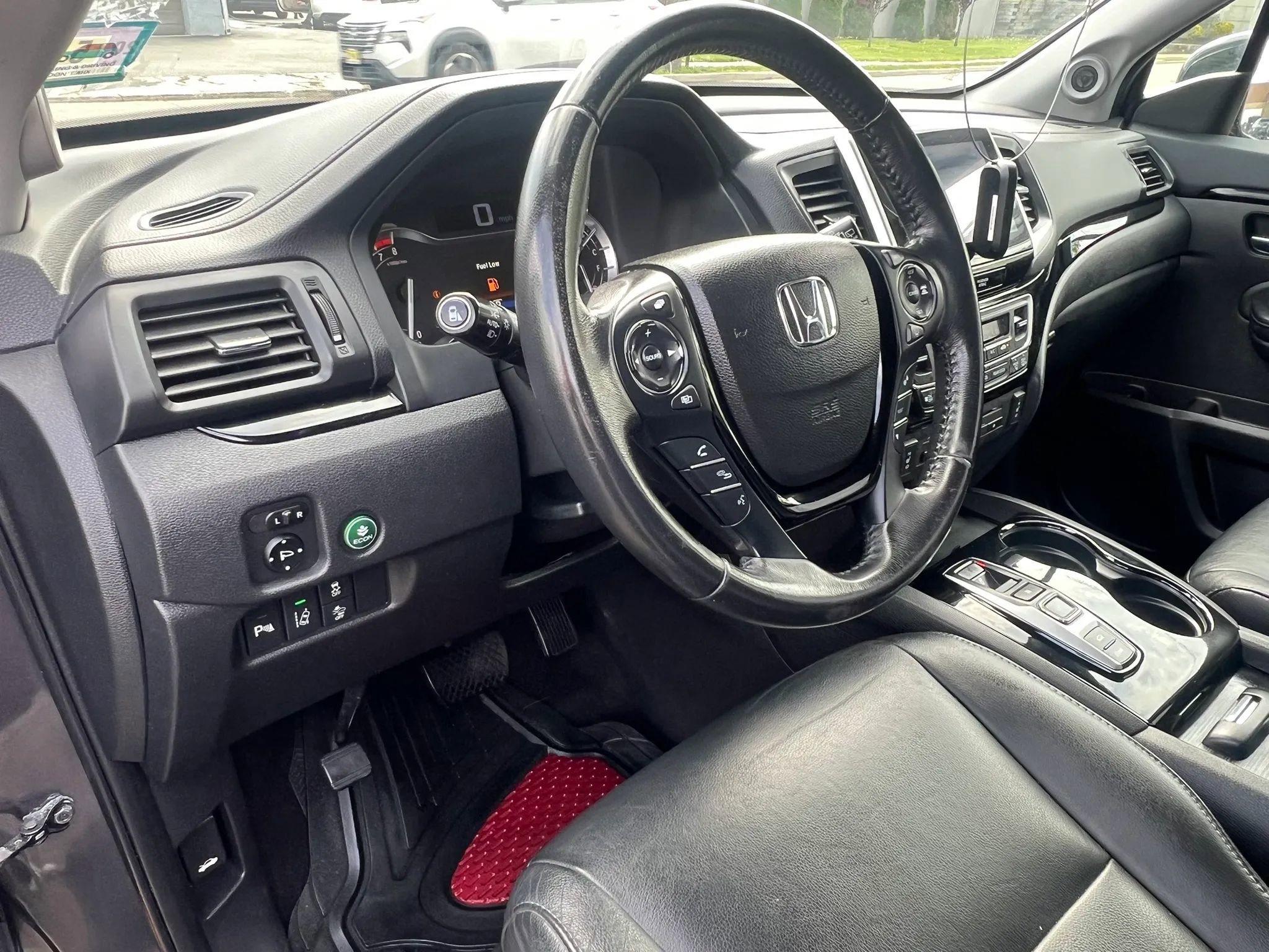 Used 2017 Honda Pilot Touring image 16