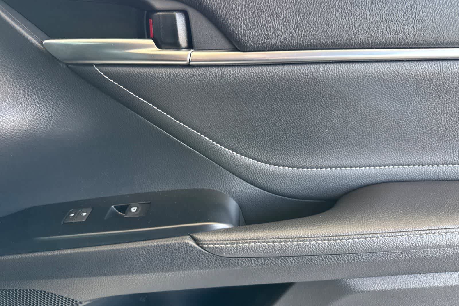 Used 2018 Toyota Camry XSE w/ Accessory Appearance Package FWD image 18