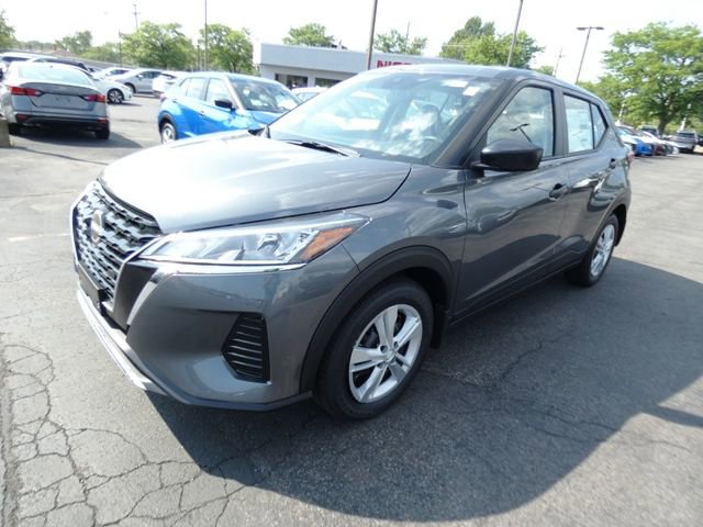 New 2025 Nissan Kicks Play S image 7