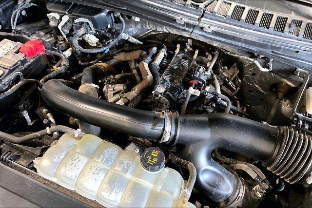 Used 2024 Ford Expedition Limited AWD/4WD image 31