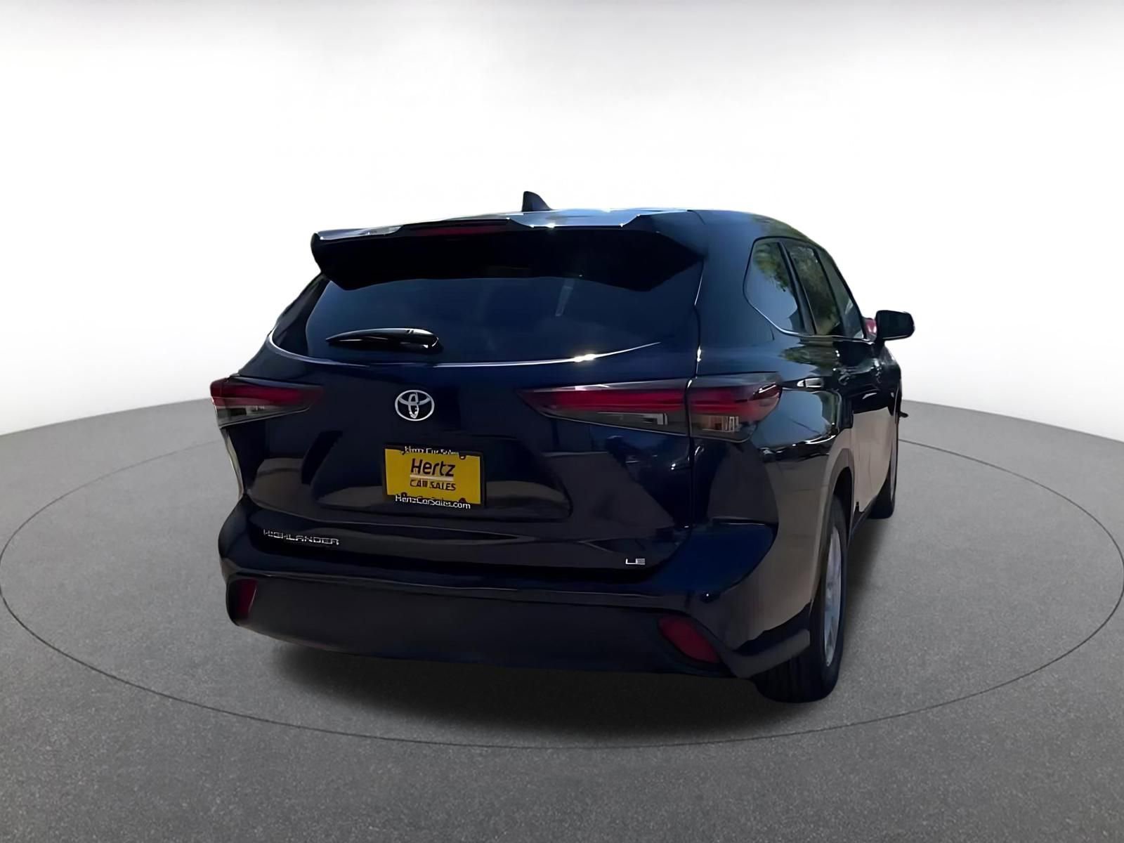 Used 2025 Toyota Highlander LE image 14