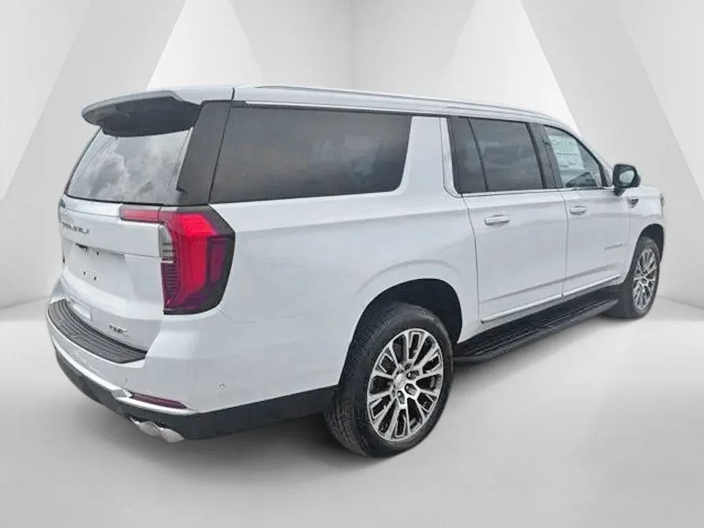 New 2026 GMC Yukon XL Denali w/ LPO, Floor Liner Package AWD/4WD image 7