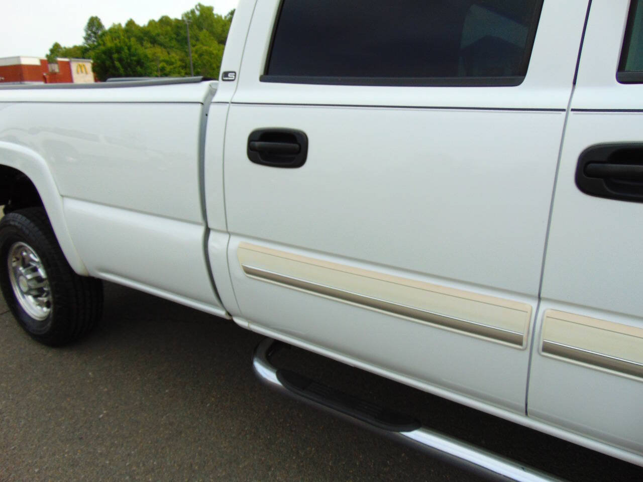 Used 2005 Chevrolet Silverado 2500 LS w/ Heavy-Duty Power Package RWD image 48