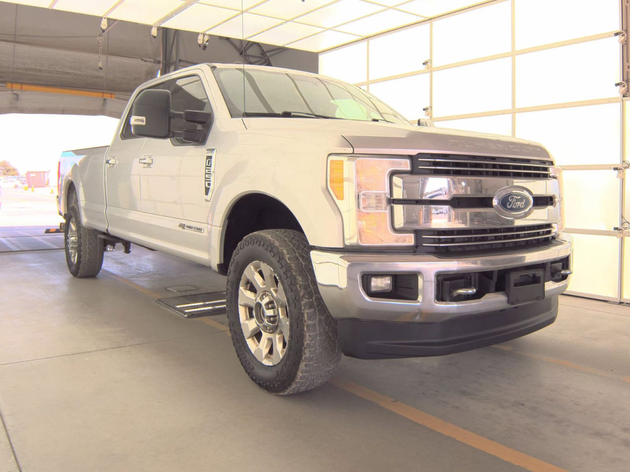 Used 2017 Ford F250 Lariat image 2