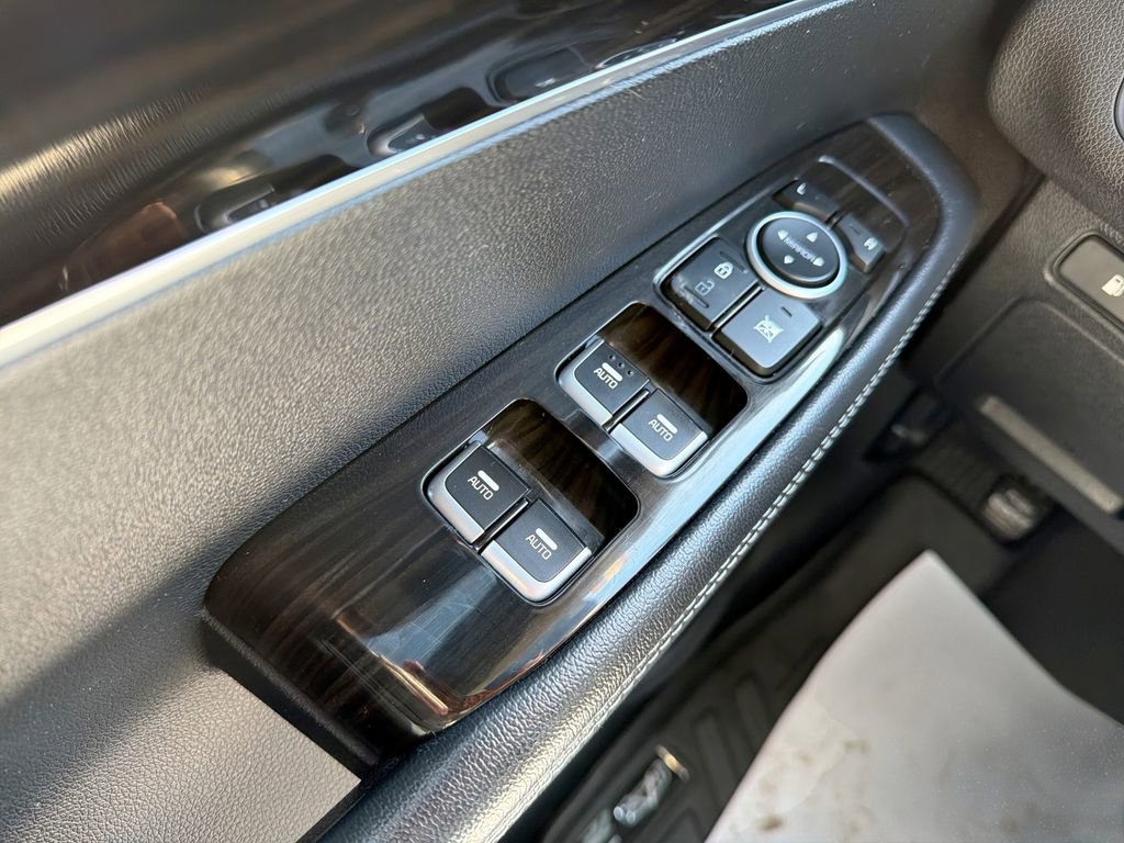 Used 2020 Kia Sorento S image 18