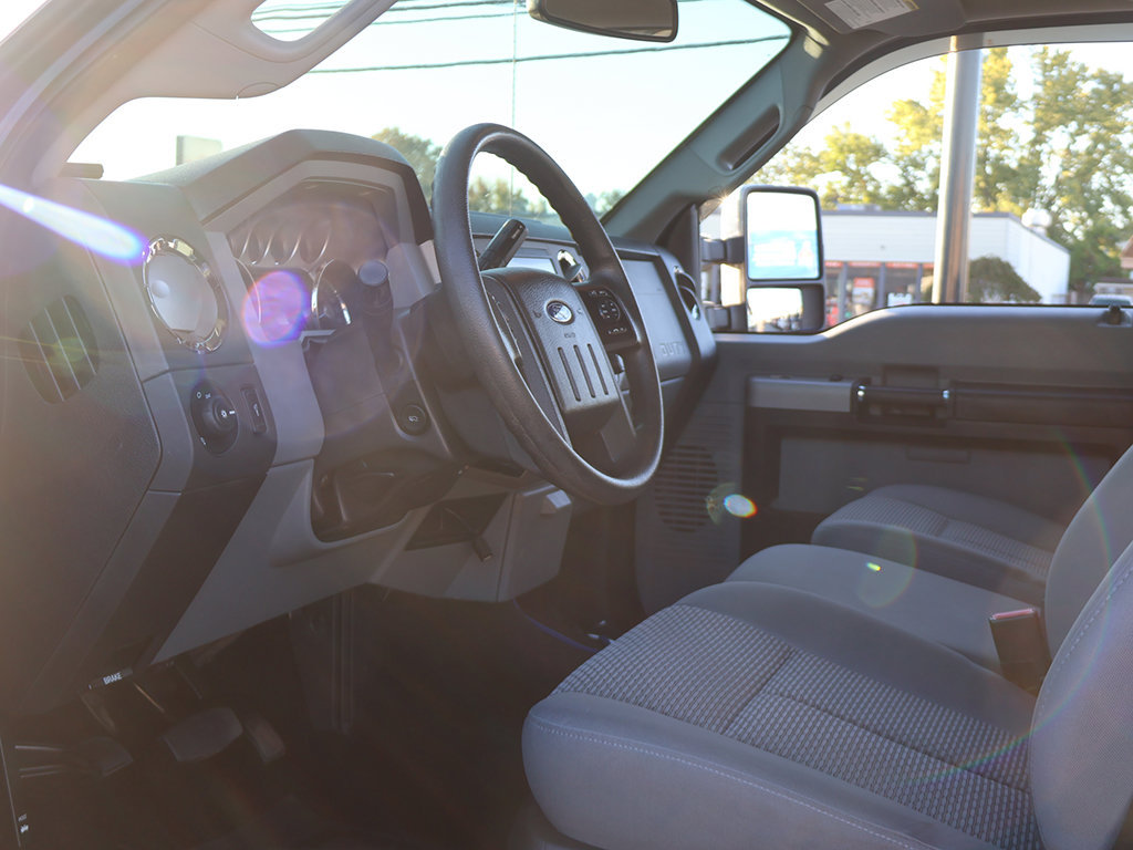Used 2015 Ford F250 XLT w/ XLT Premium Package AWD/4WD image 18